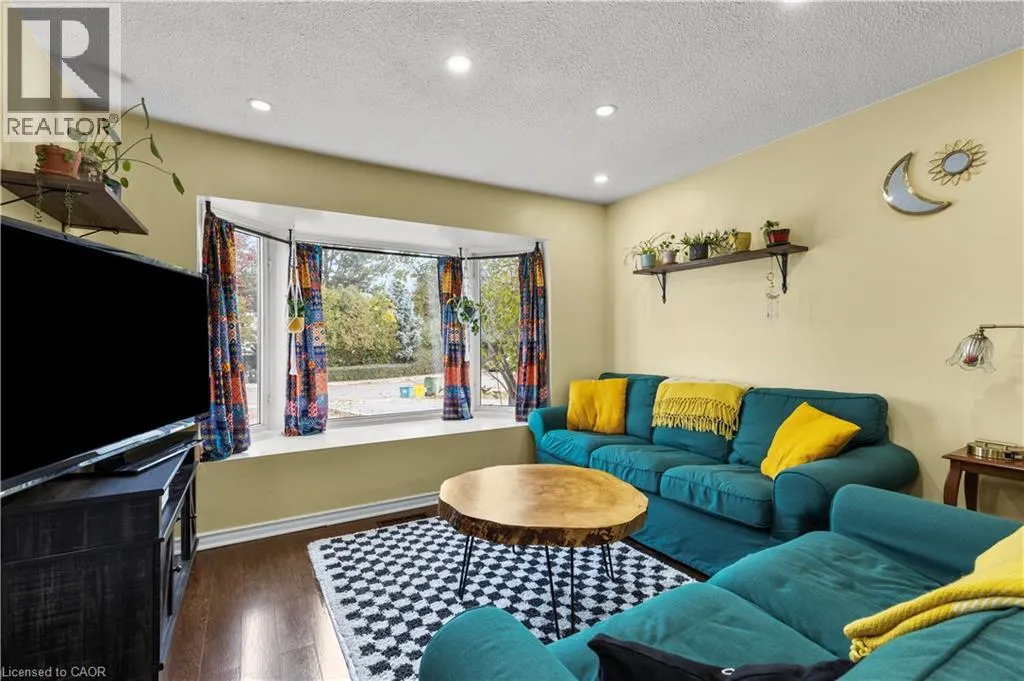 50 GLEDHILL Crescent