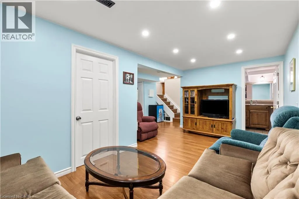 50 GLEDHILL Crescent