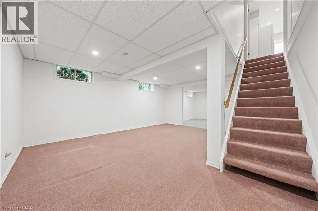 362 POMMEL GATE Crescent