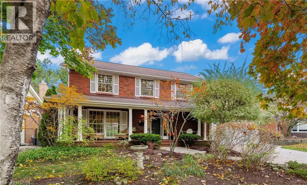 362 POMMEL GATE Crescent