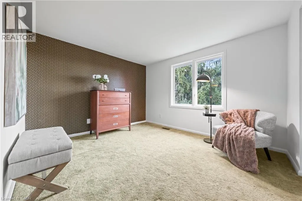 362 POMMEL GATE Crescent