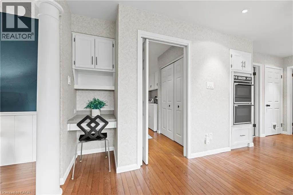 362 POMMEL GATE Crescent