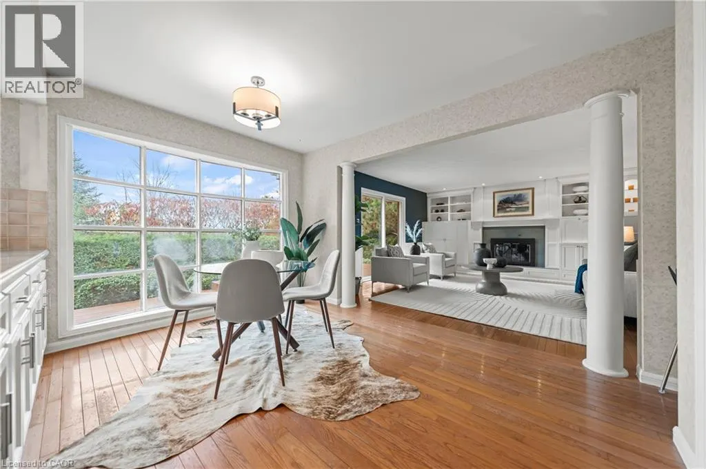 362 POMMEL GATE Crescent