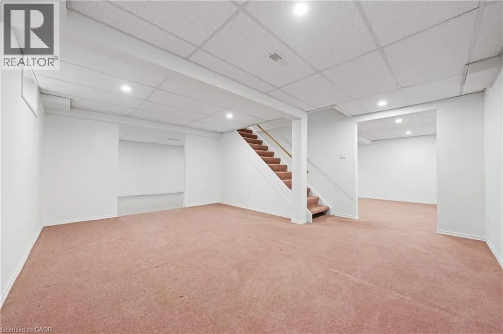 362 POMMEL GATE Crescent