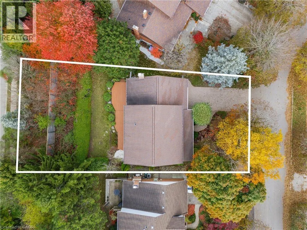 362 POMMEL GATE Crescent