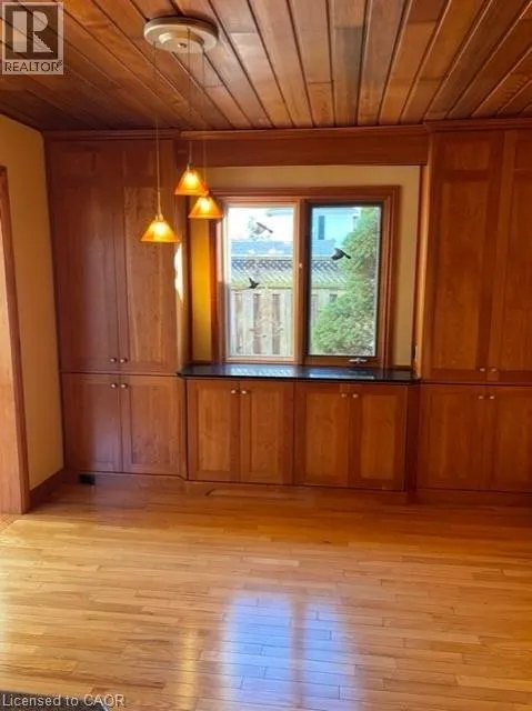 143 ST JAMES Street S