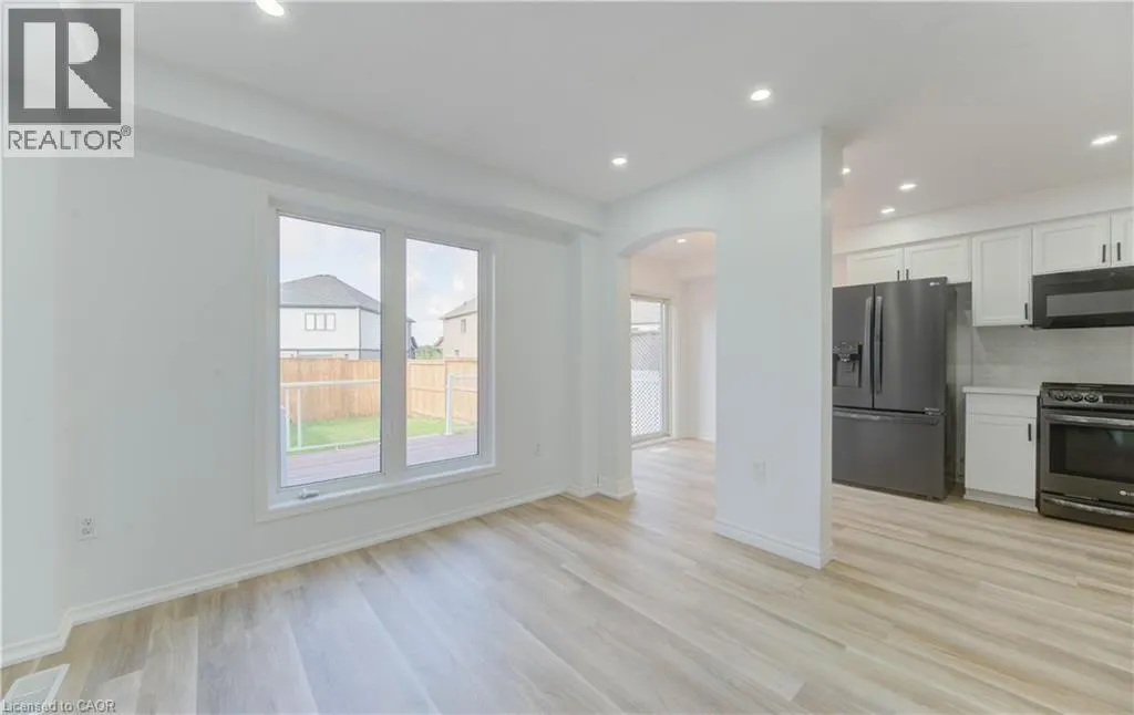 82 TROWBRIDGE Street