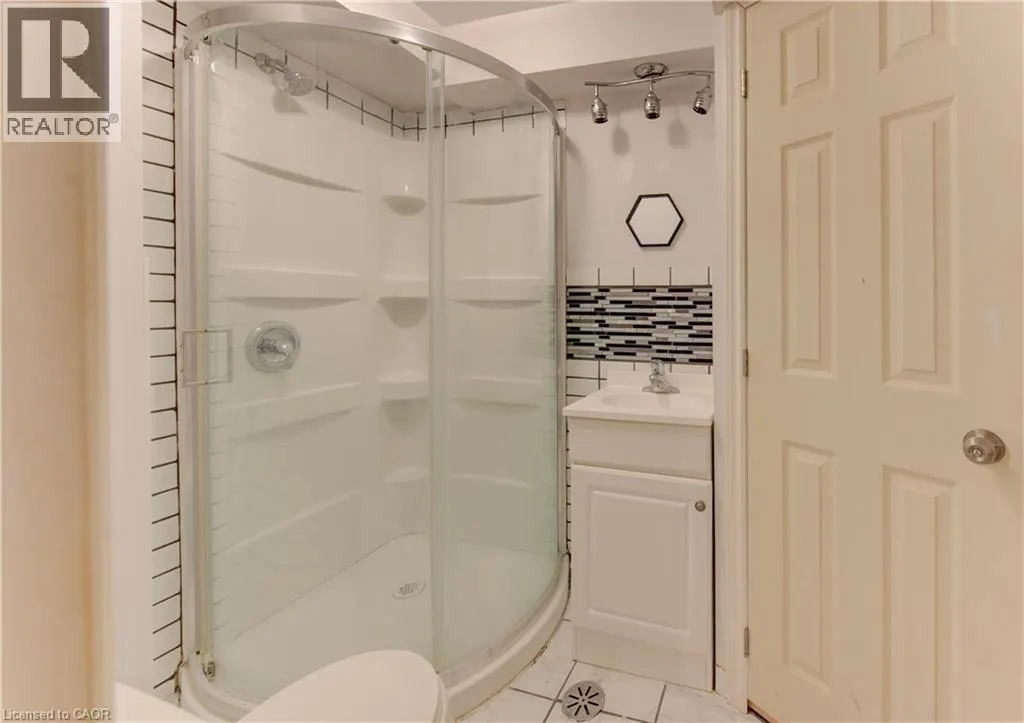 82 TROWBRIDGE Street