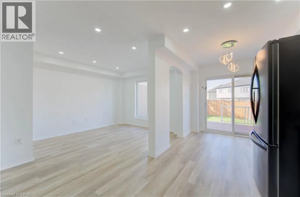 82 TROWBRIDGE Street