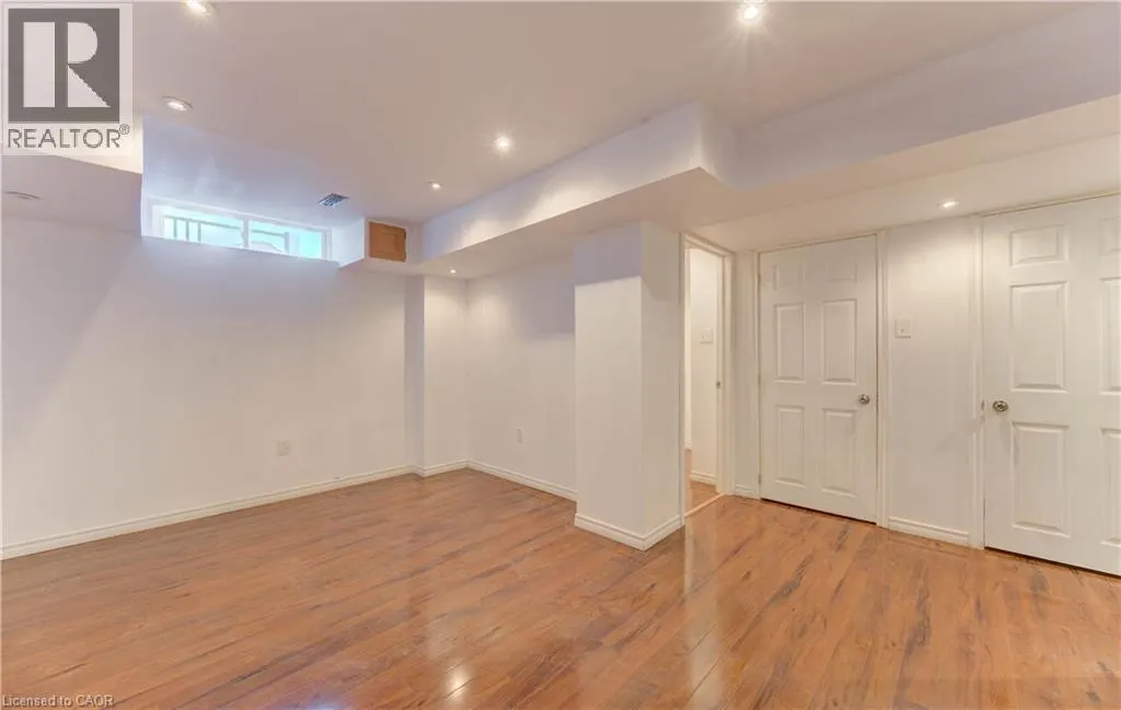 82 TROWBRIDGE Street