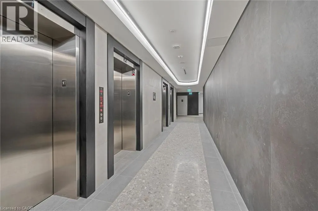 25 WELLINGTON Street S Unit# 807, #807