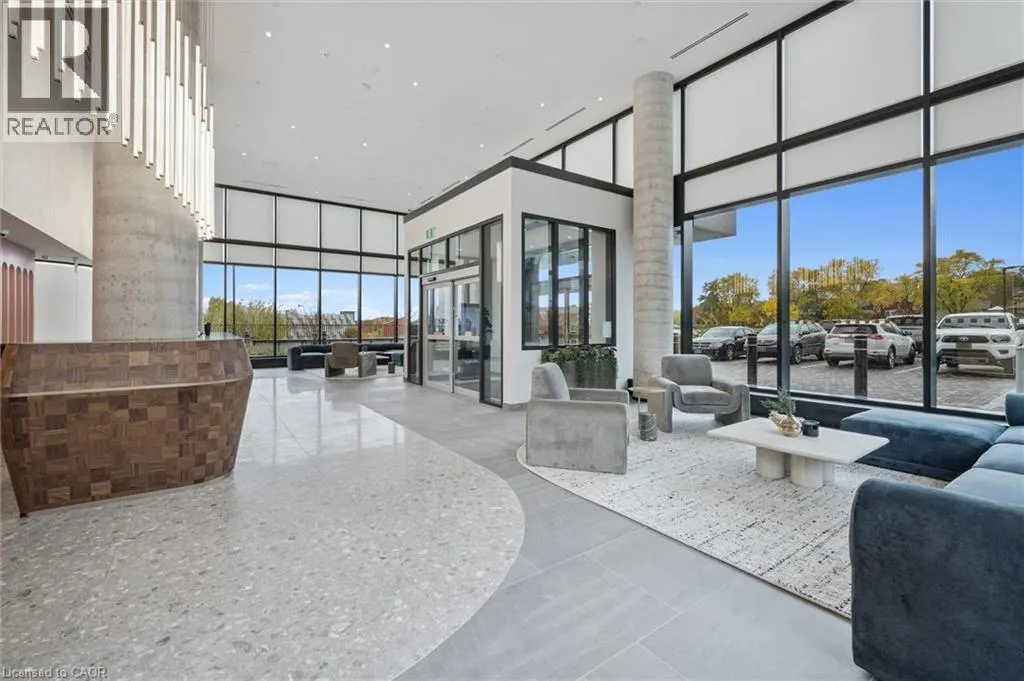 25 WELLINGTON Street S Unit# 807, #807