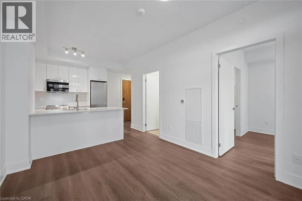 25 WELLINGTON Street S Unit# 807, #807