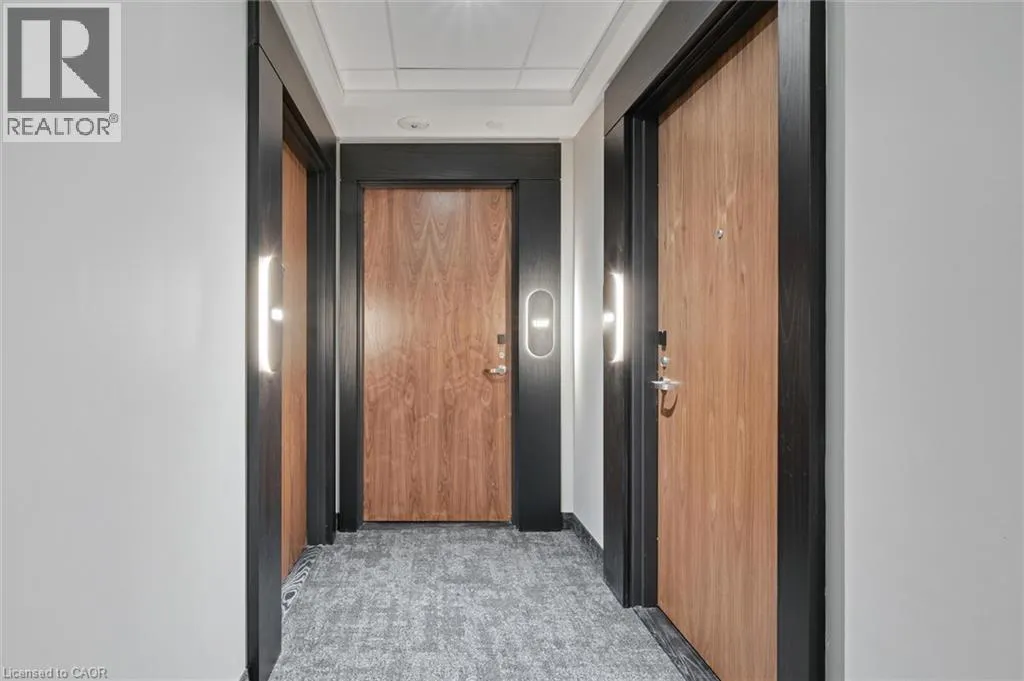 25 WELLINGTON Street S Unit# 807, #807