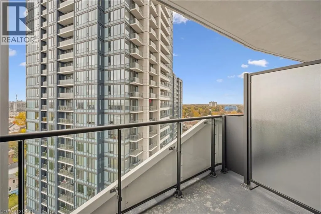 25 WELLINGTON Street S Unit# 807, #807