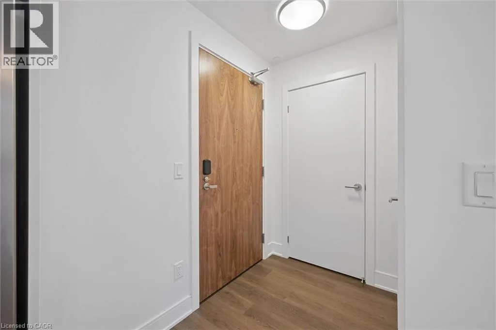 25 WELLINGTON Street S Unit# 807, #807