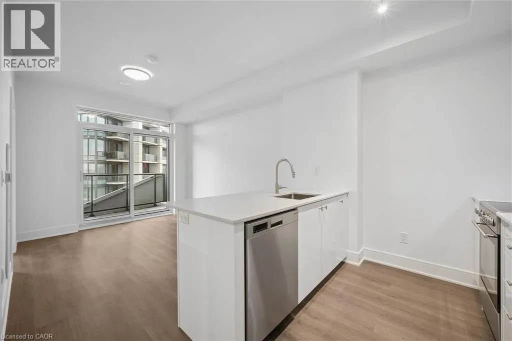 25 WELLINGTON Street S Unit# 807, #807