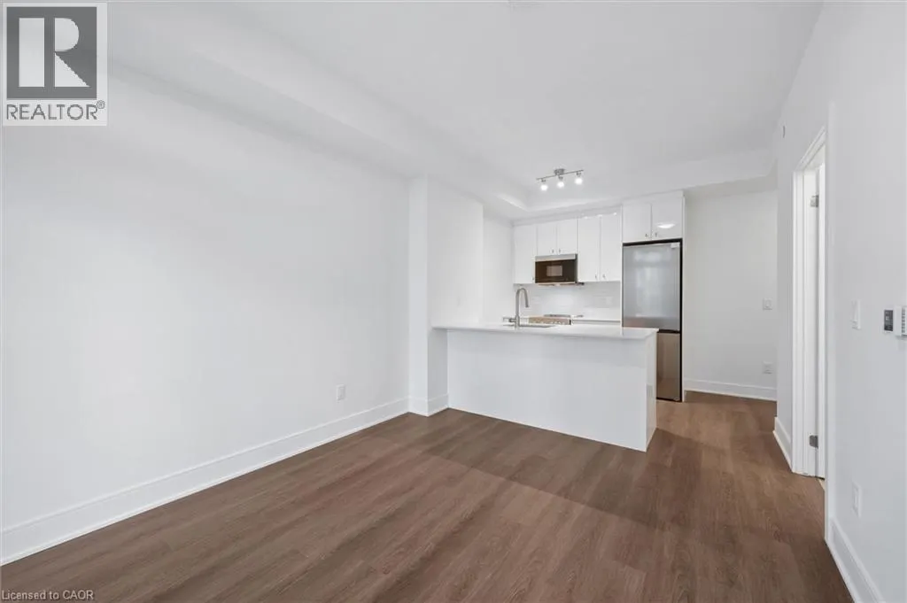 25 WELLINGTON Street S Unit# 807, #807