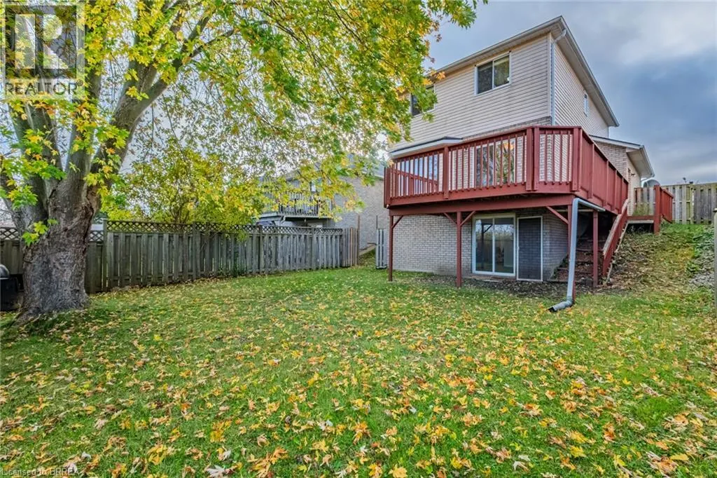 25 ANASTASIA Crescent