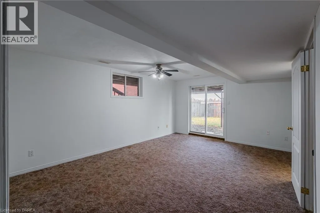 25 ANASTASIA Crescent