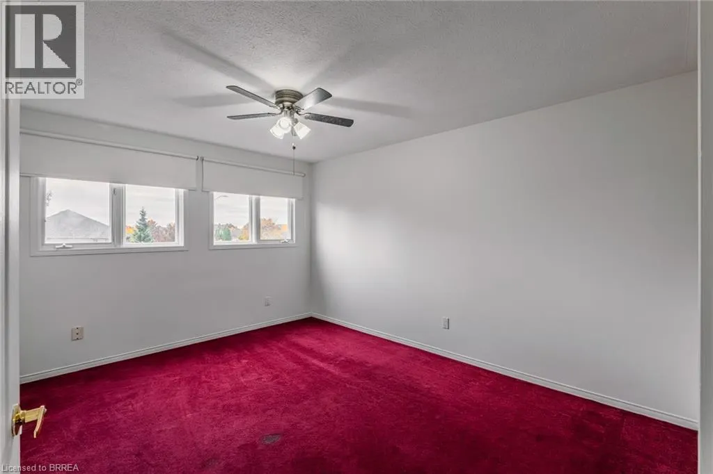 25 ANASTASIA Crescent