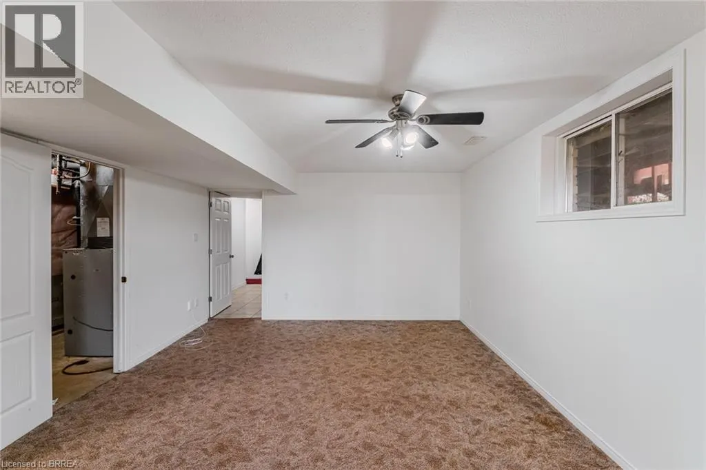 25 ANASTASIA Crescent