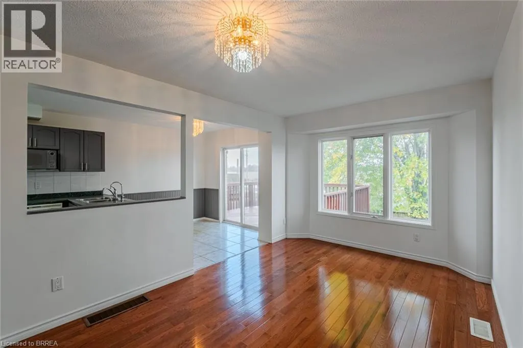 25 ANASTASIA Crescent