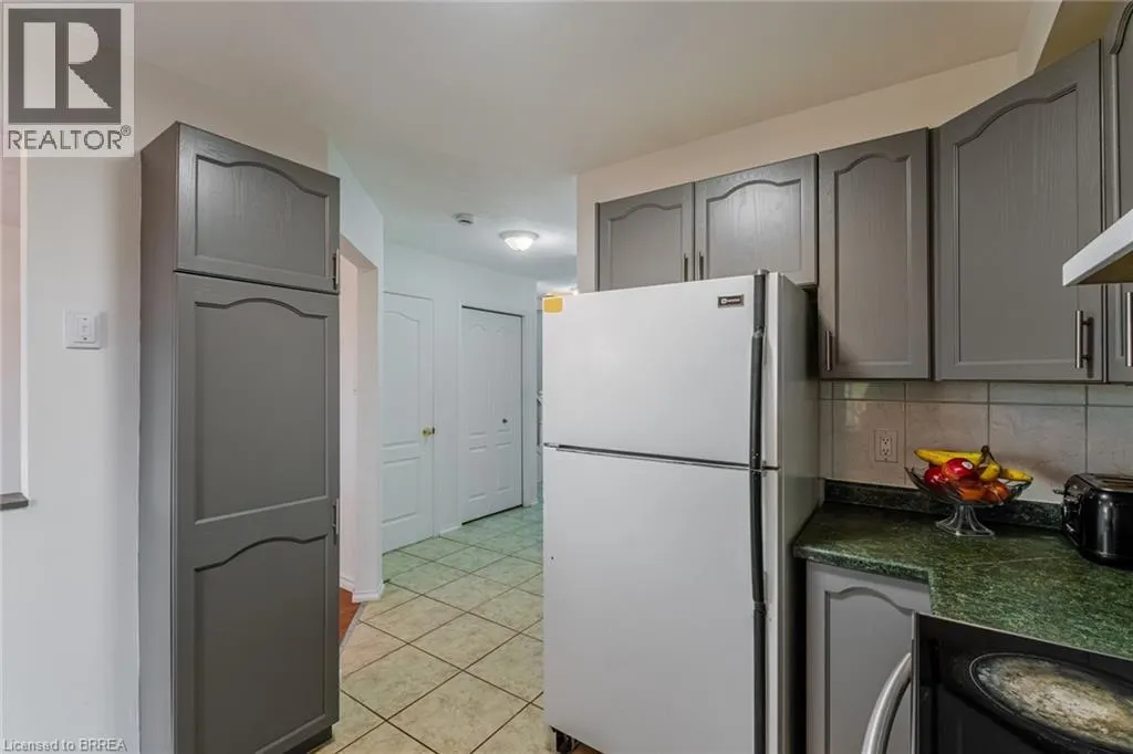 25 ANASTASIA Crescent