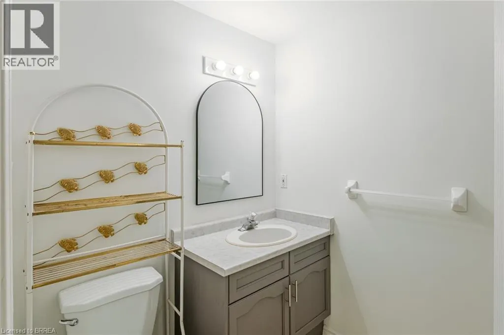 25 ANASTASIA Crescent