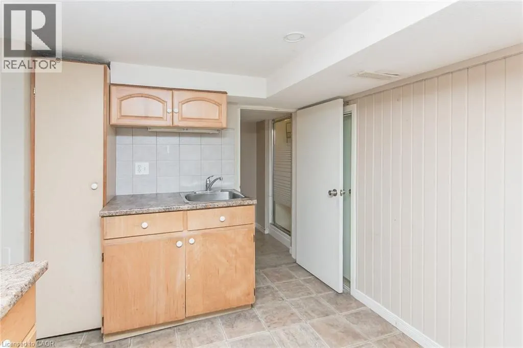 552 COURTLAND Avenue E