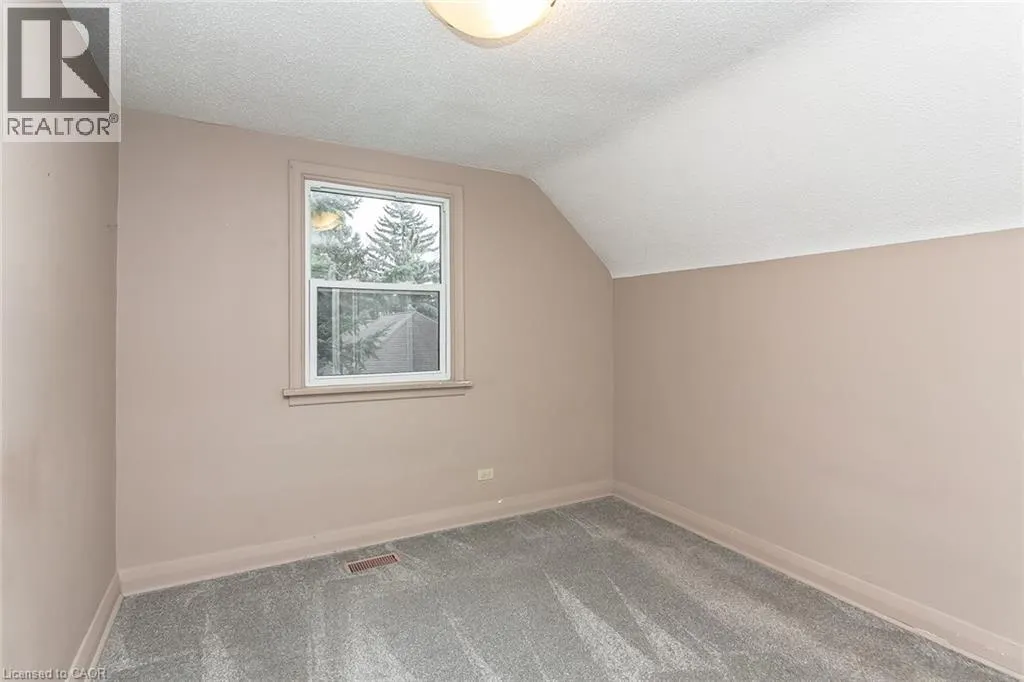 552 COURTLAND Avenue E