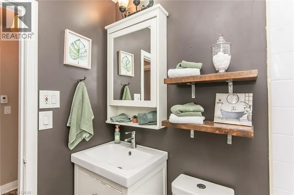 552 COURTLAND Avenue E