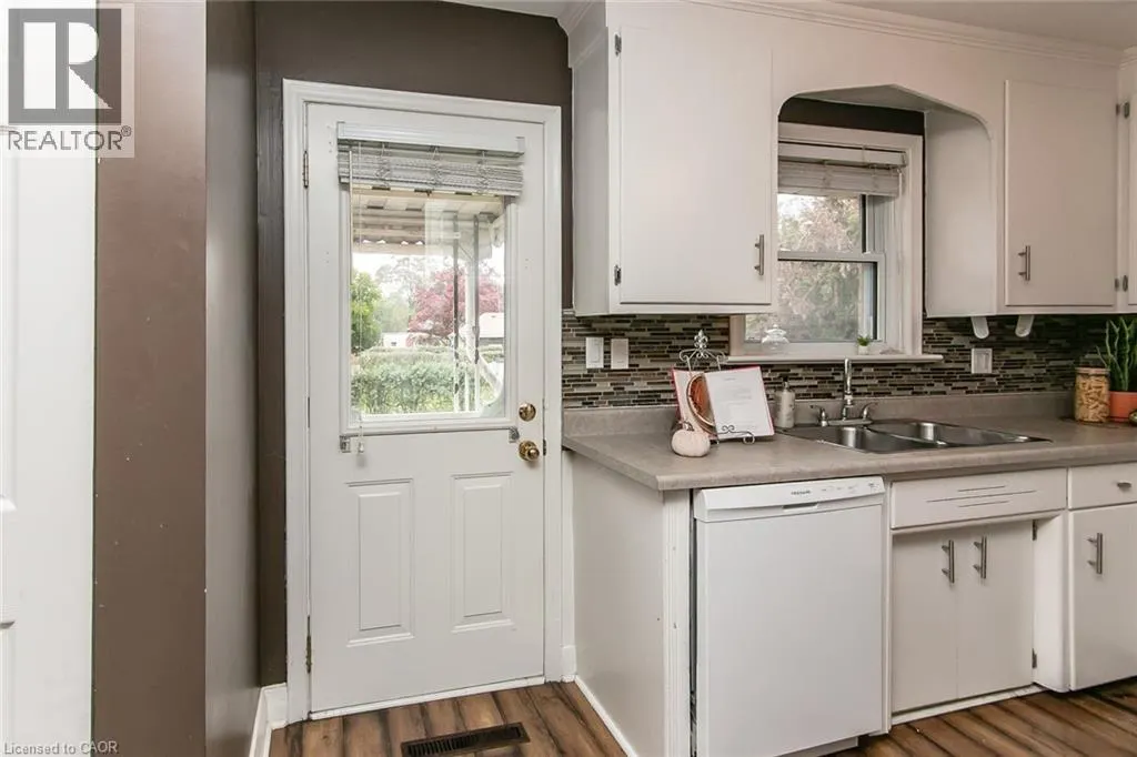 552 COURTLAND Avenue E