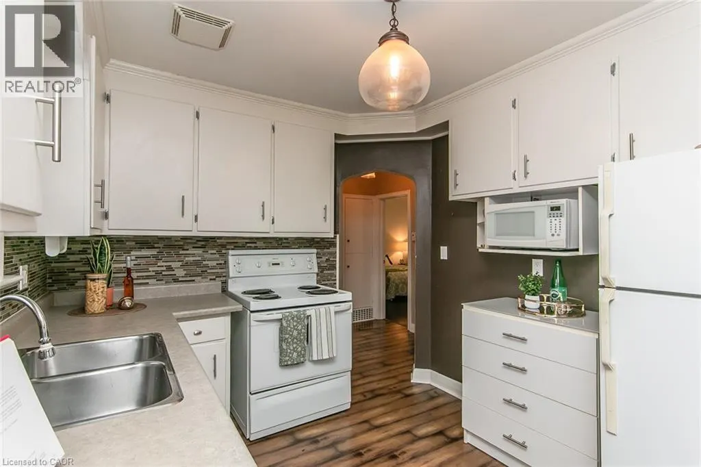 552 COURTLAND Avenue E