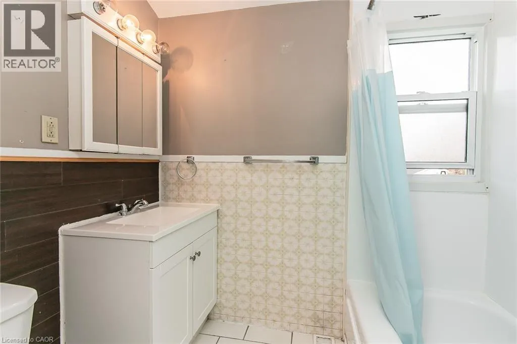 552 COURTLAND Avenue E