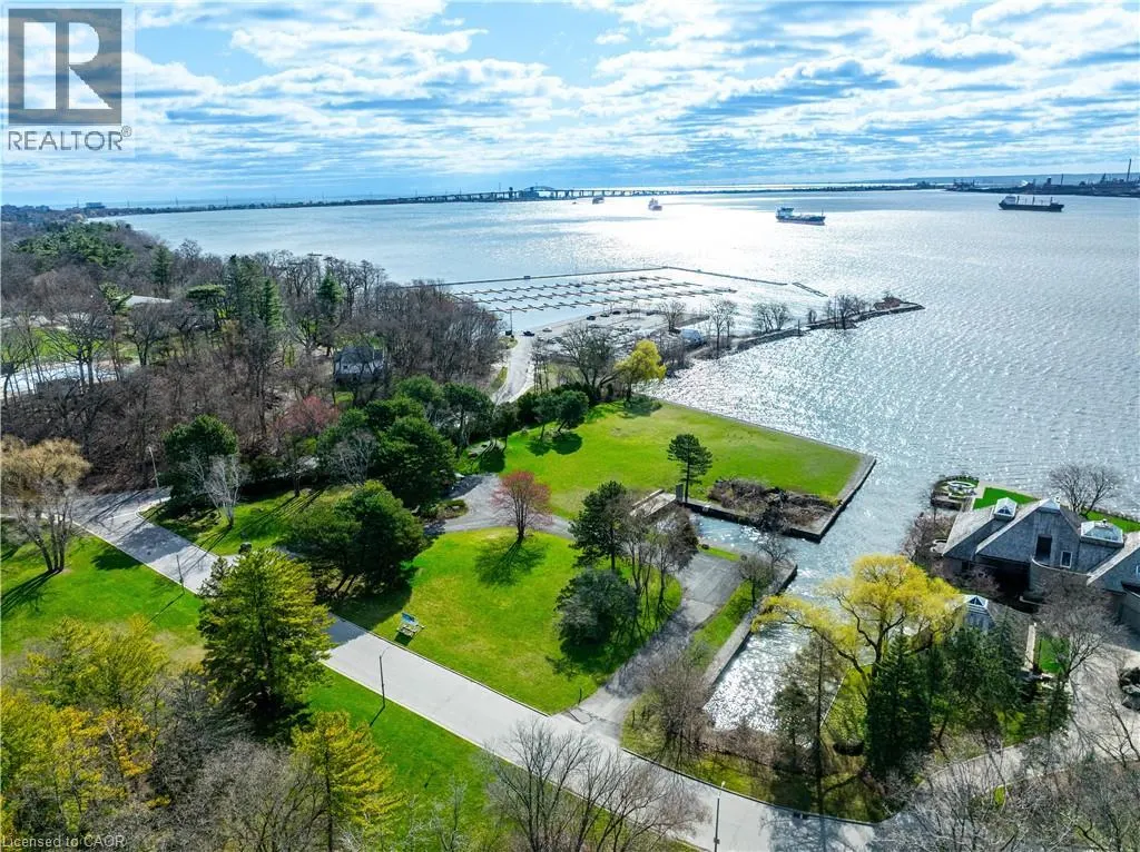 800 LASALLE PARK Road