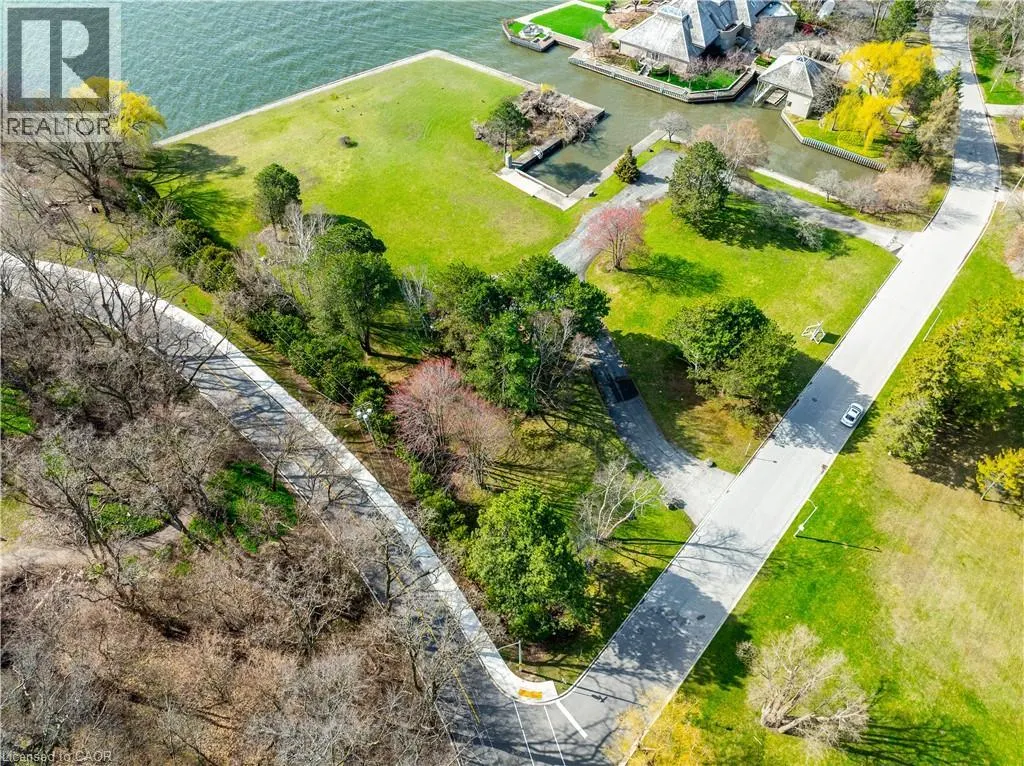 800 LASALLE PARK Road