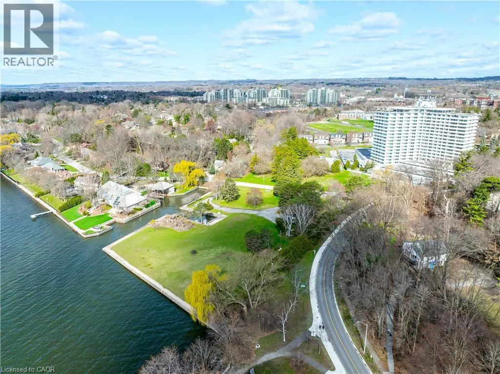 800 LASALLE PARK Road