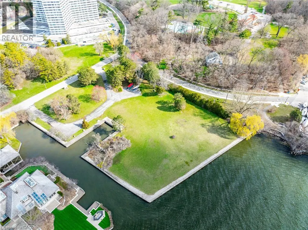 800 LASALLE PARK Road