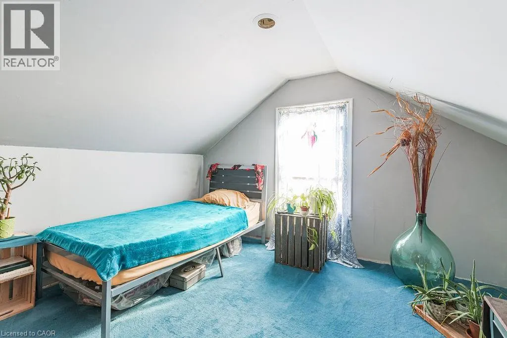 1009 CANNON Street E