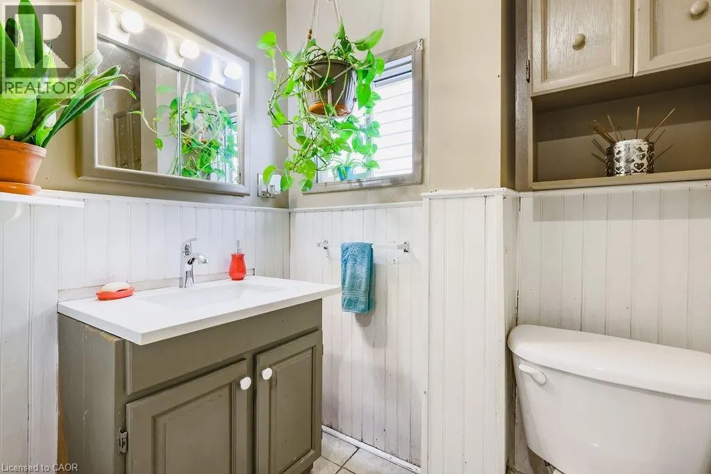 1009 CANNON Street E