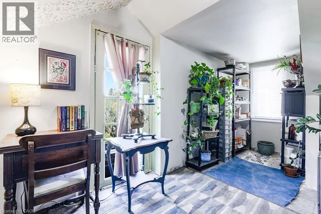 1009 CANNON Street E