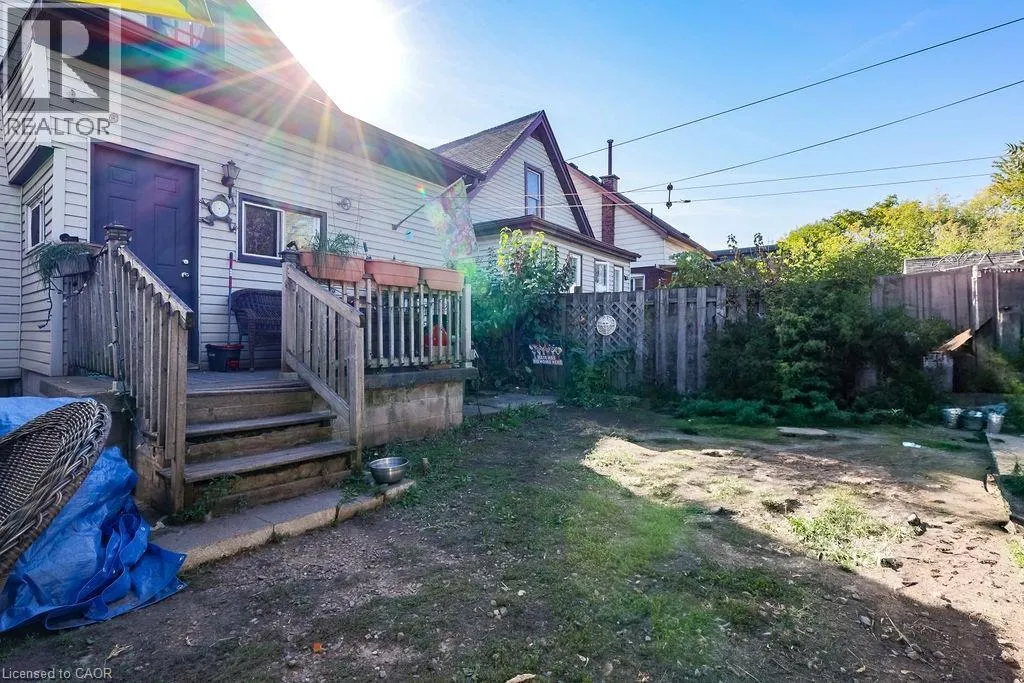 1009 CANNON Street E