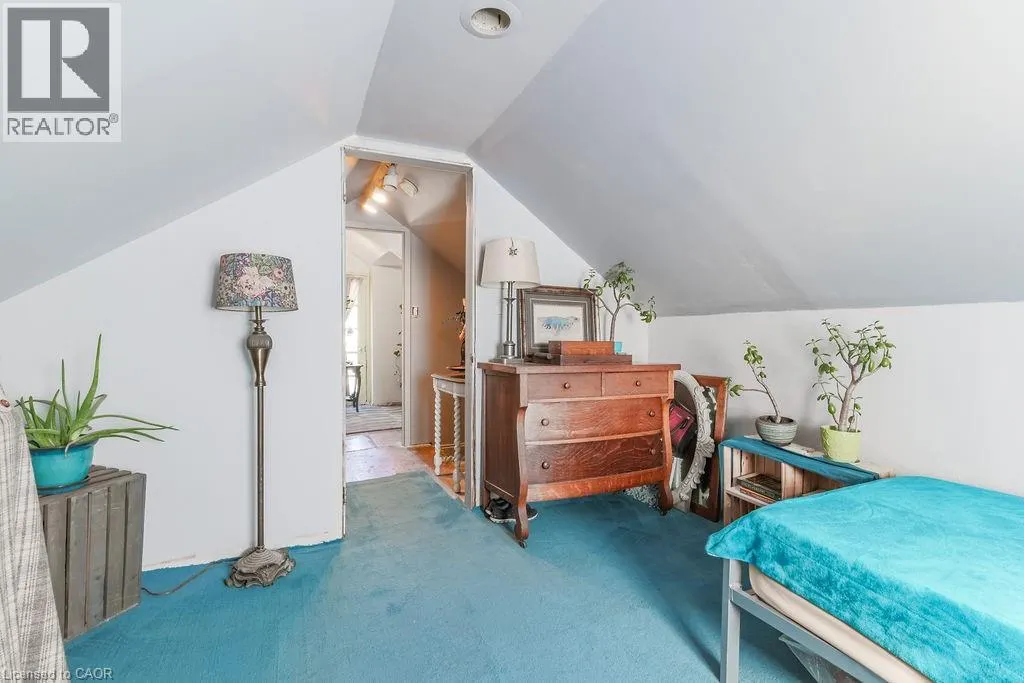 1009 CANNON Street E