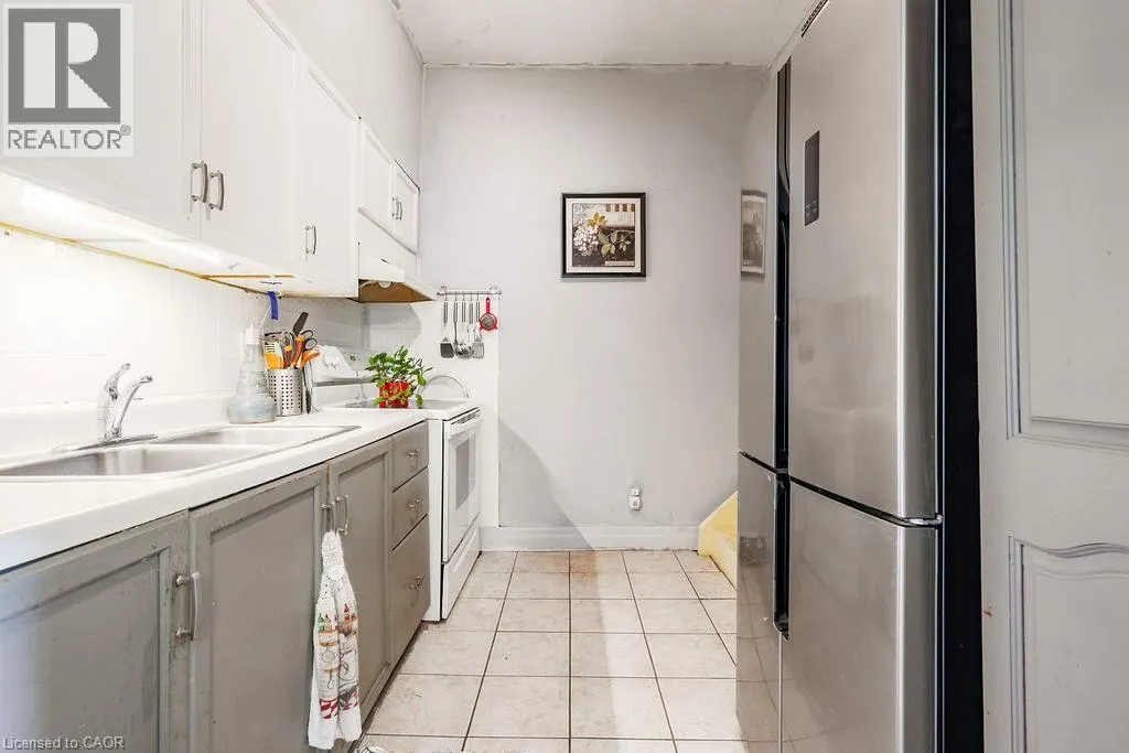 1009 CANNON Street E