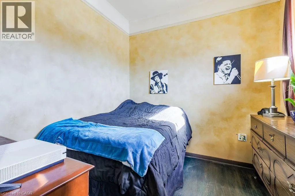 1009 CANNON Street E