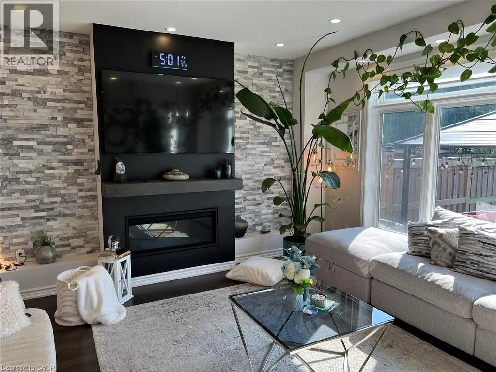 80 BELLROYAL Crescent