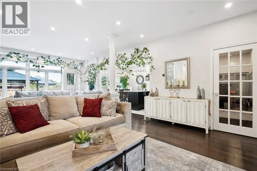 80 BELLROYAL Crescent