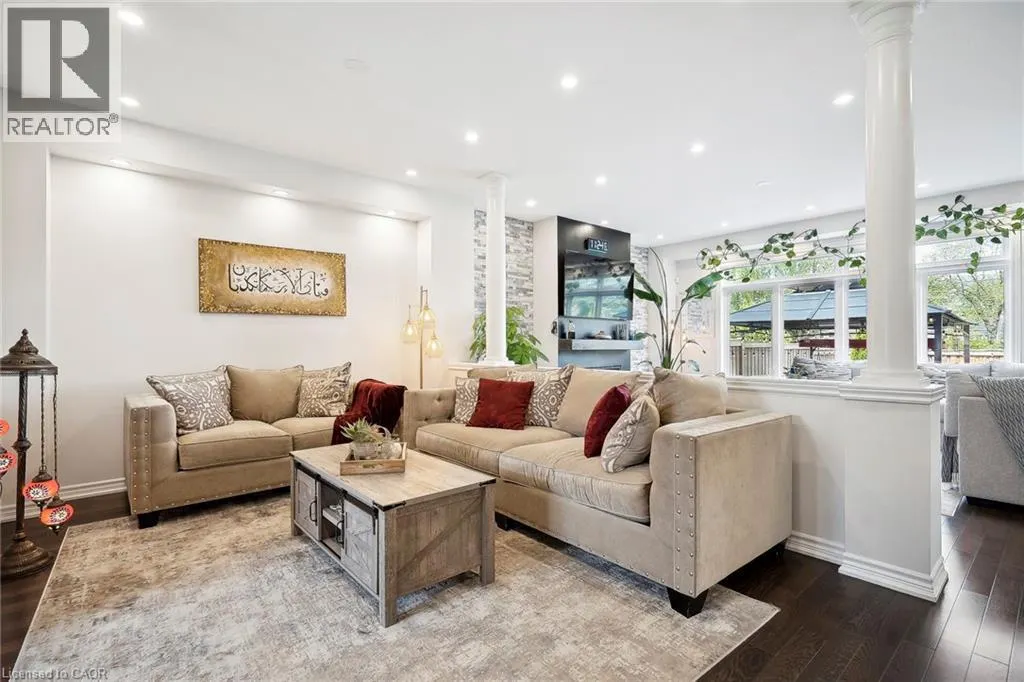 80 BELLROYAL Crescent