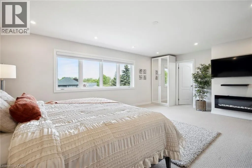 80 BELLROYAL Crescent